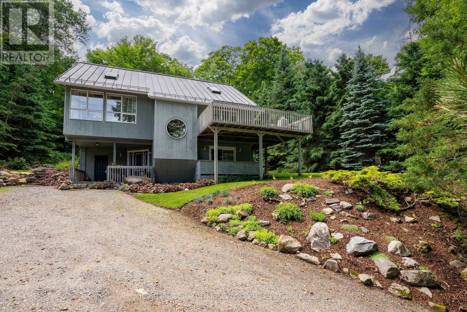 1806 Valley Rd, Huntsville, ON P1H 1A8