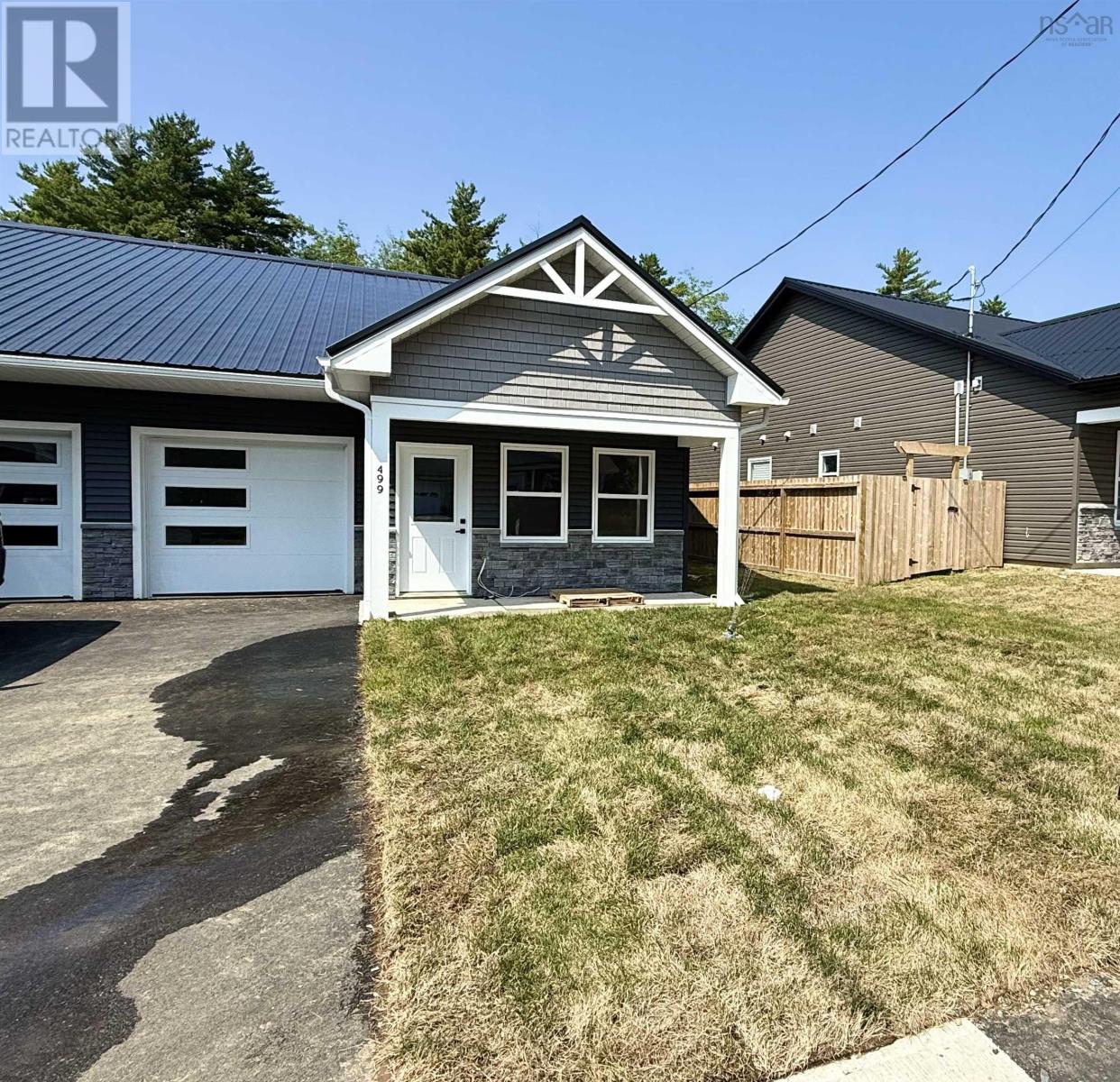499 Glen Allan Dr, Bridgewater, NS B4V 0B1