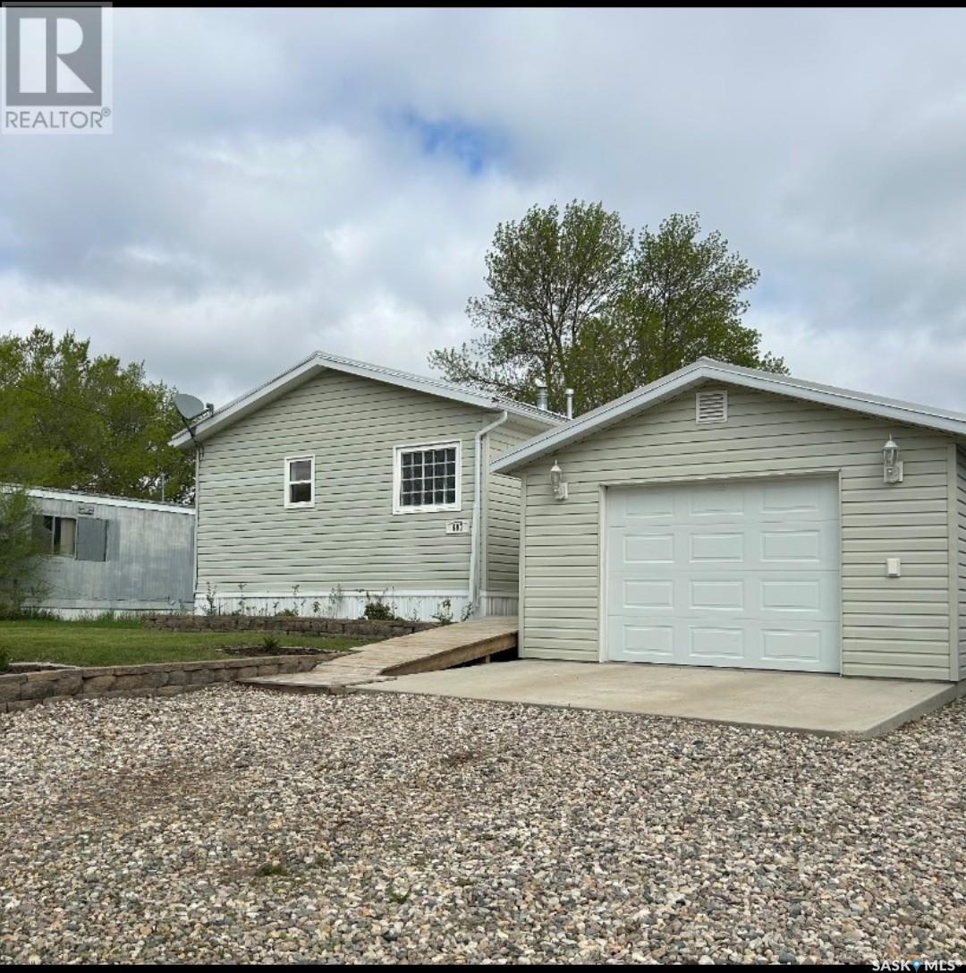 607 Beharrel St, Oxbow, SK S0C 2B0