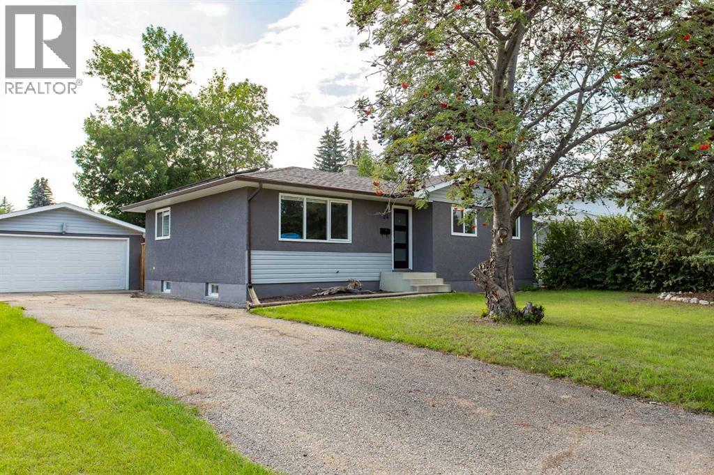 24 Sherwood Cres, Red Deer, AB T4N 0A3