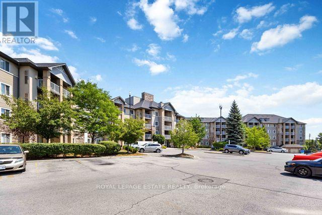 325 684 Warden Ave, Toronto, ON M1L 4W4