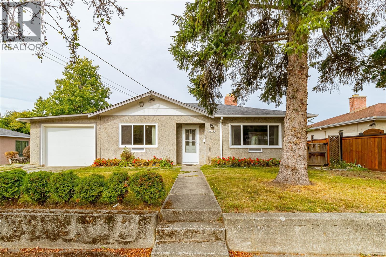 1124 Colville Rd, Esquimalt, BC V9A 4P7