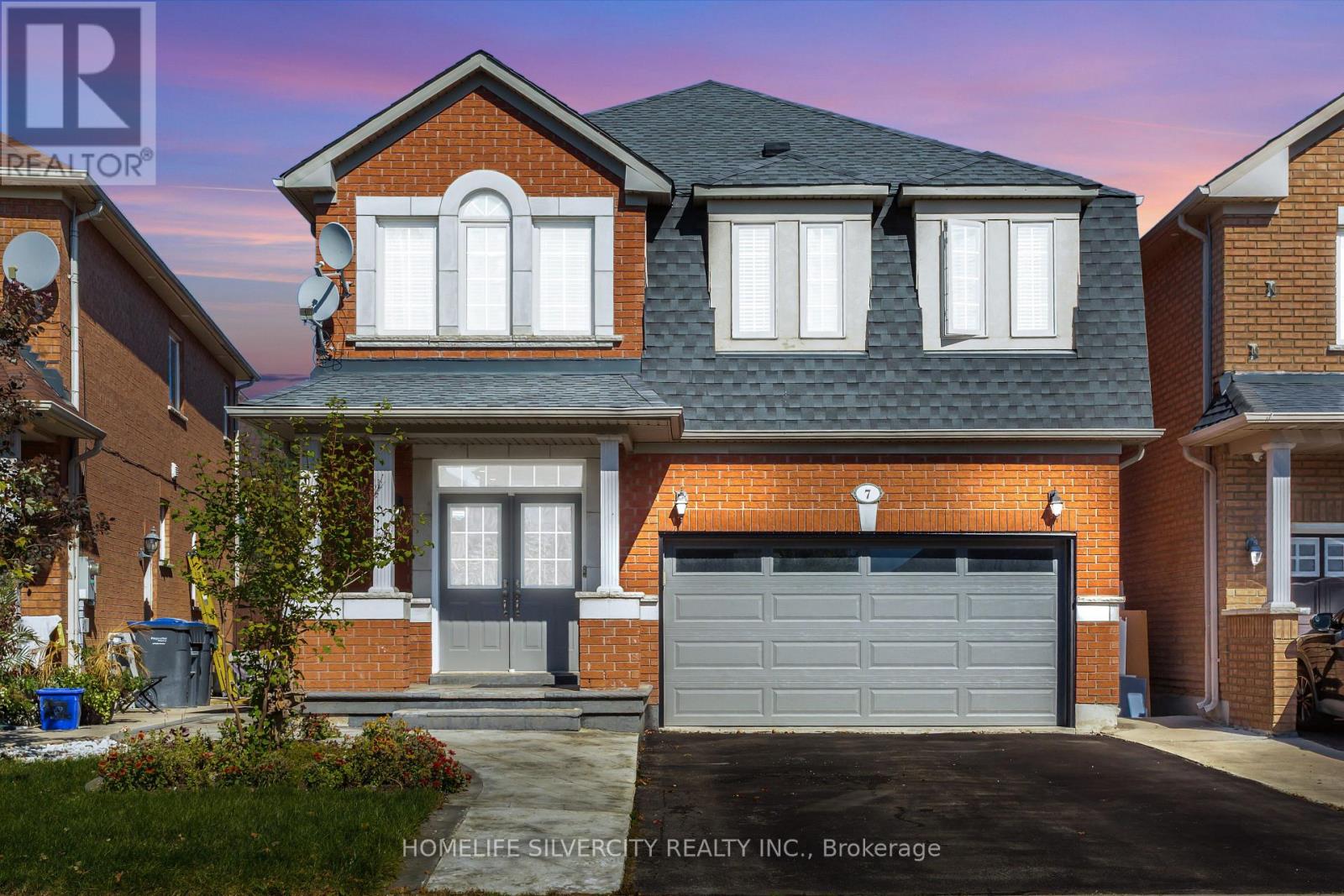 7 Okanagan Dr, Brampton, ON L6R 2X1