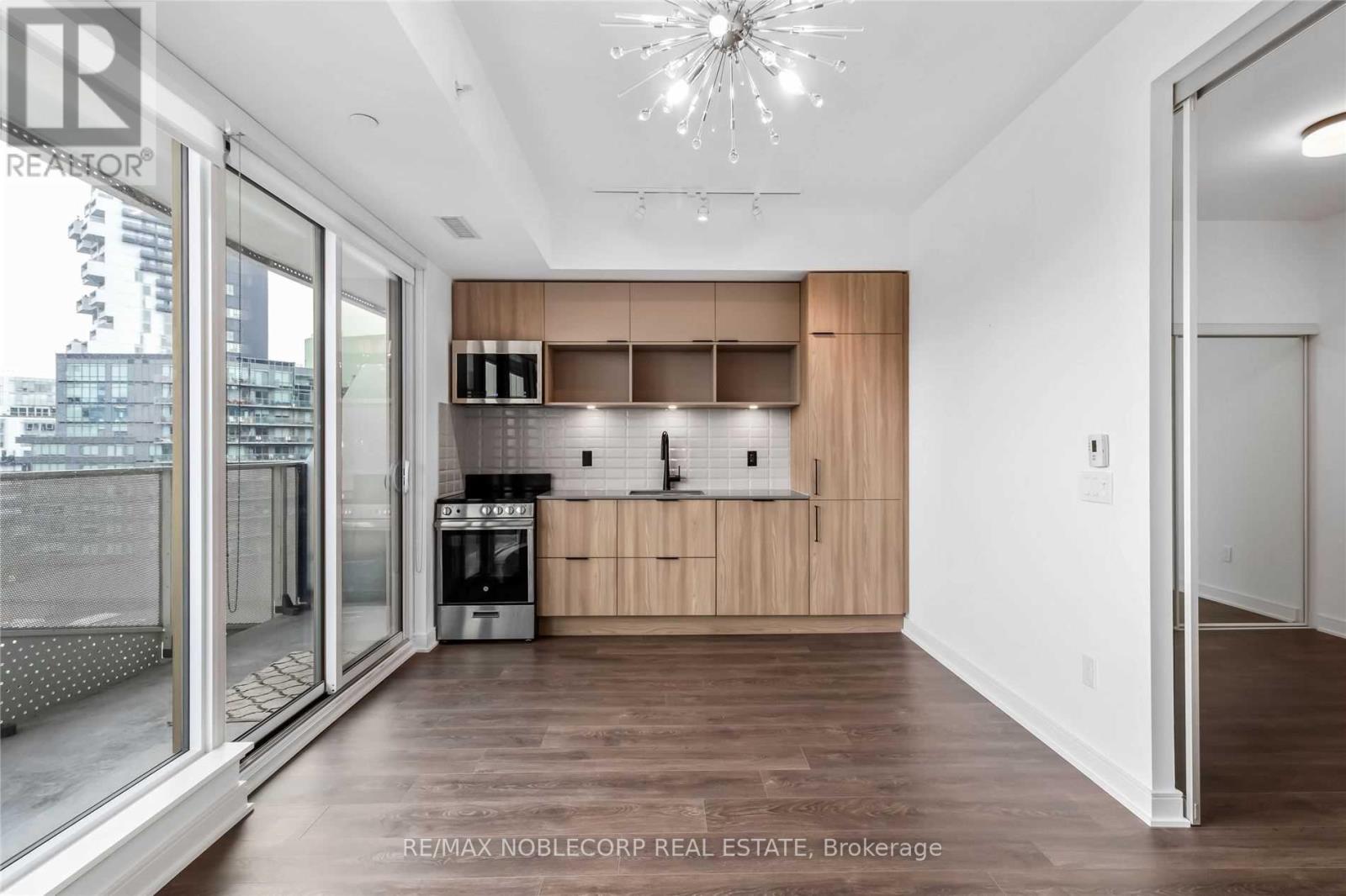 919 60 Tannery Rd, Toronto, ON M5A 0S8