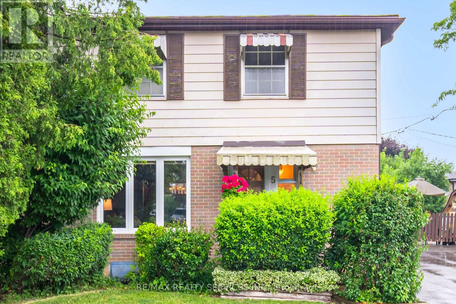 5 Danesbury Cres, Brampton, ON L6T 1T2