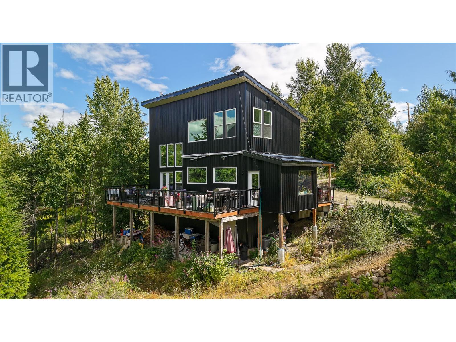 300 Richie Rd, Rossland, BC V0G 1Y0