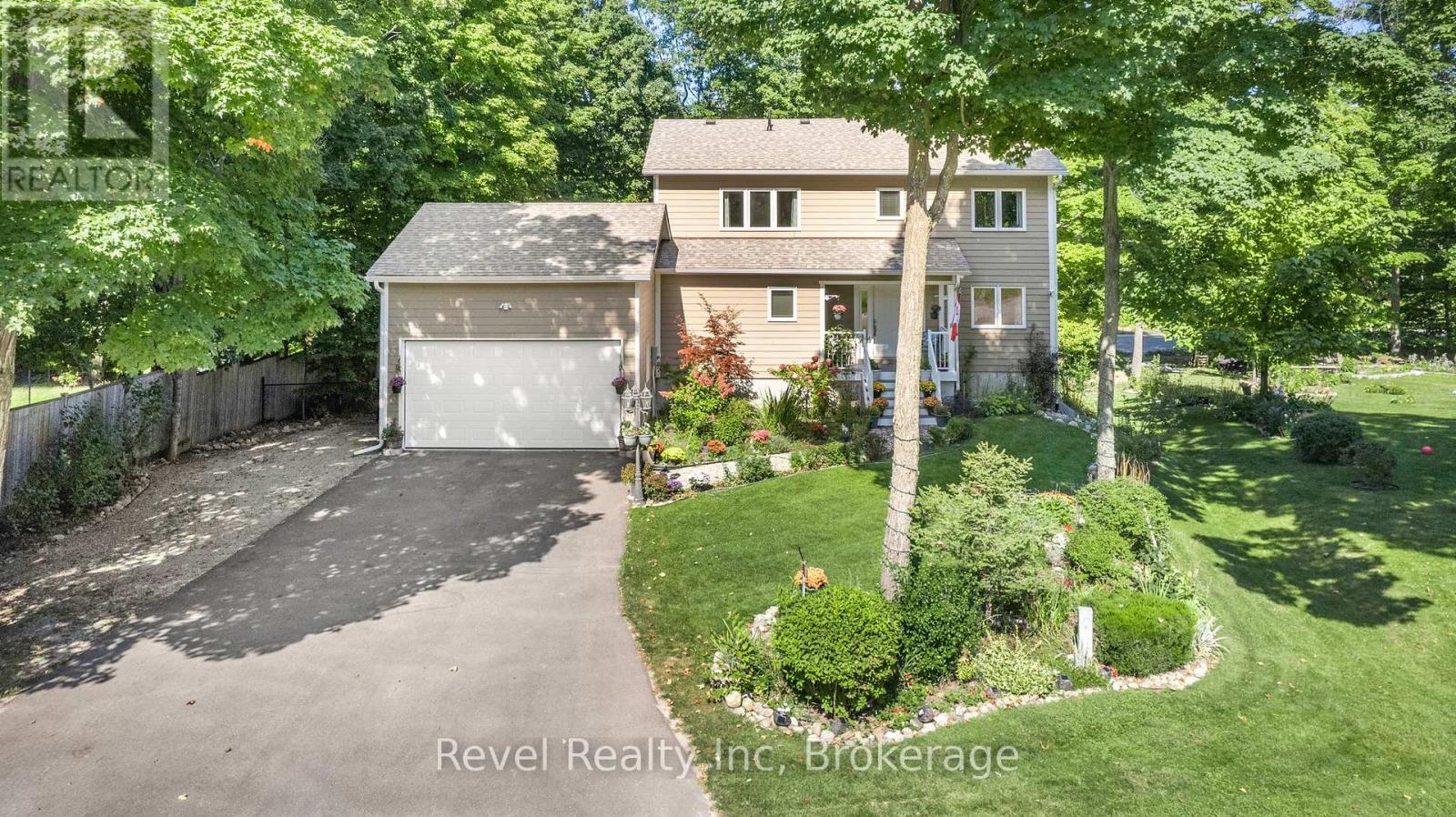 10 Musquake Ct, Tiny, ON L9M 1R2