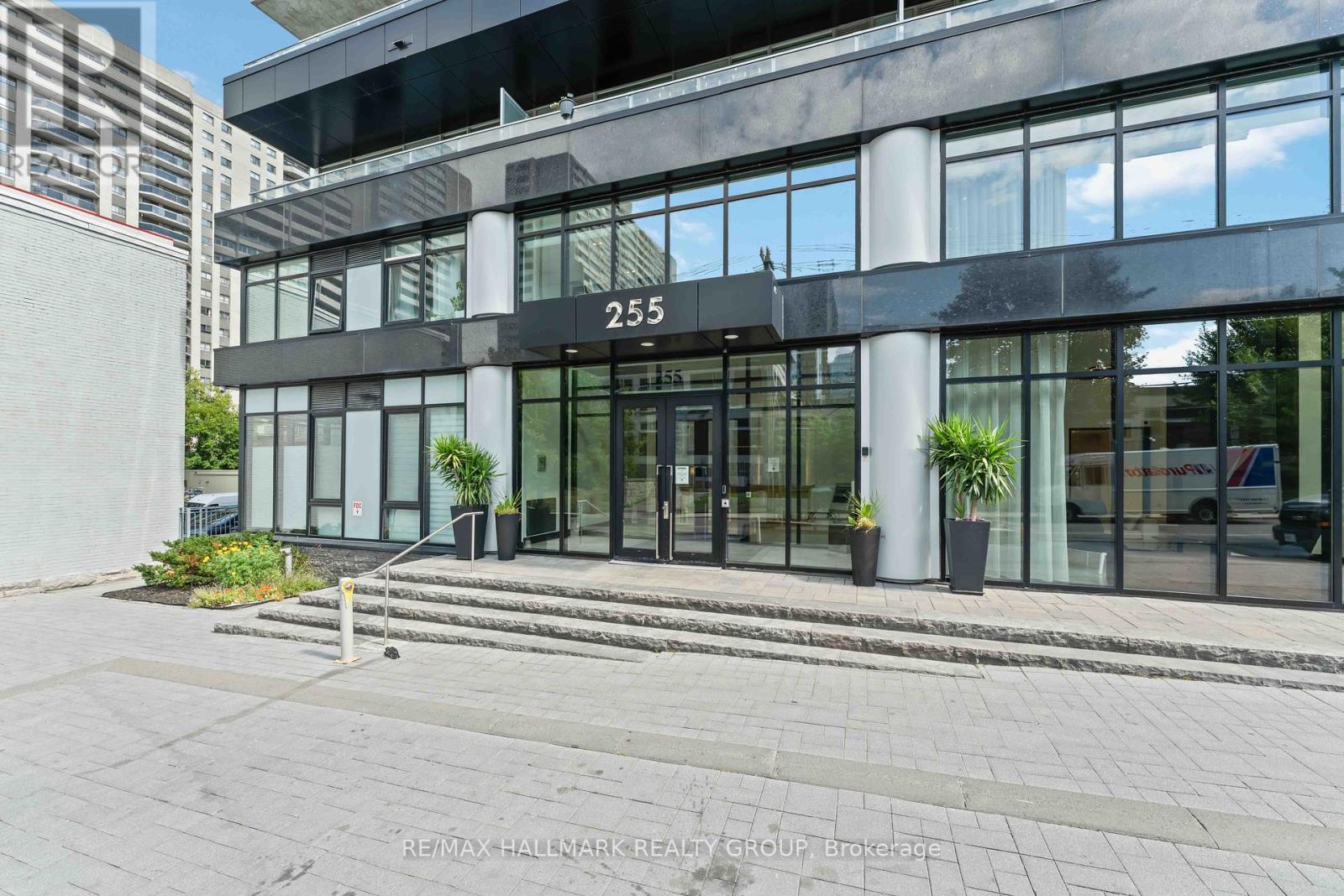 1209 255 Bay St, Ottawa, ON K1R 0C5