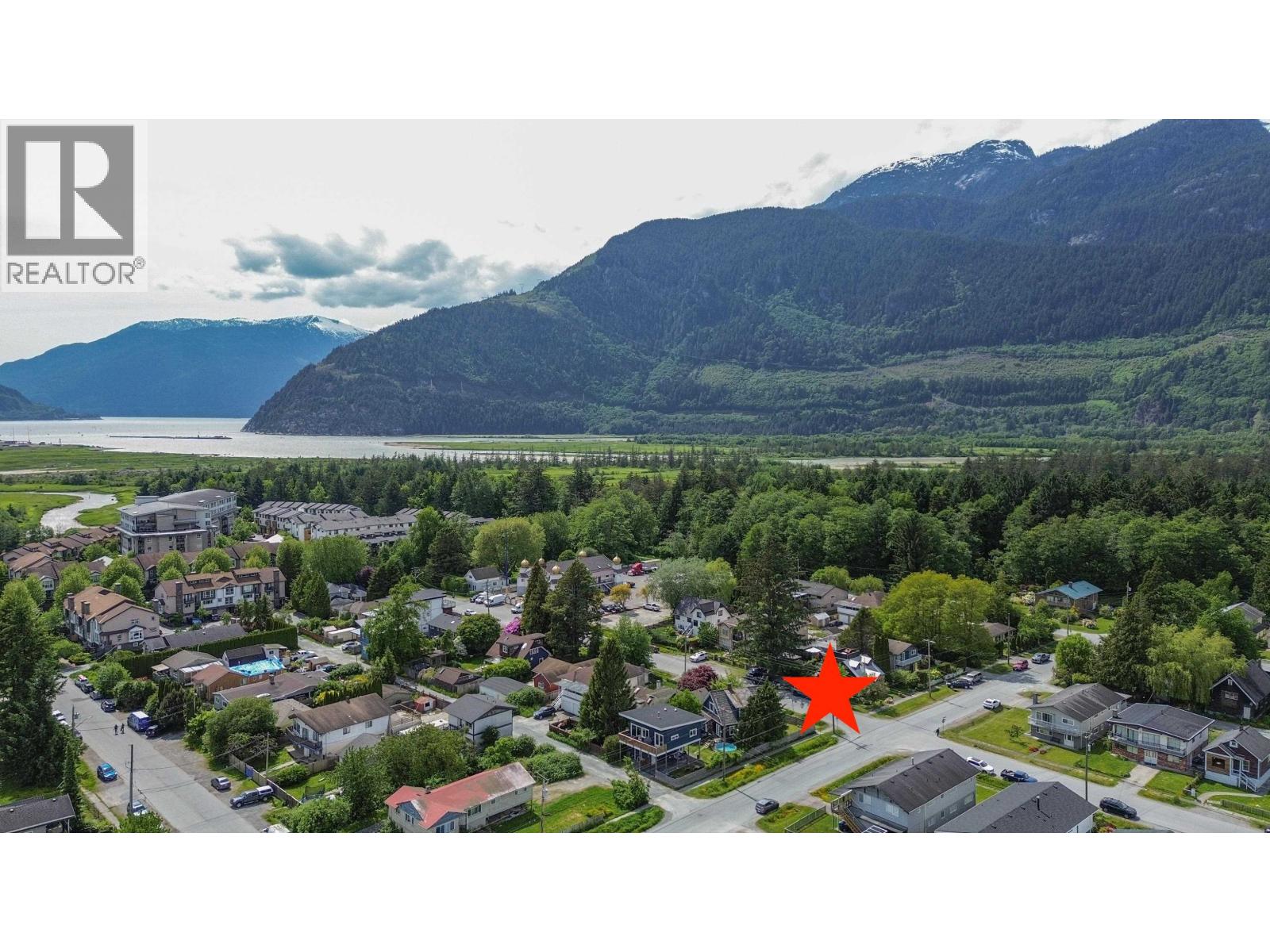37992 Fifth Ave, Squamish, BC V8B 0P7