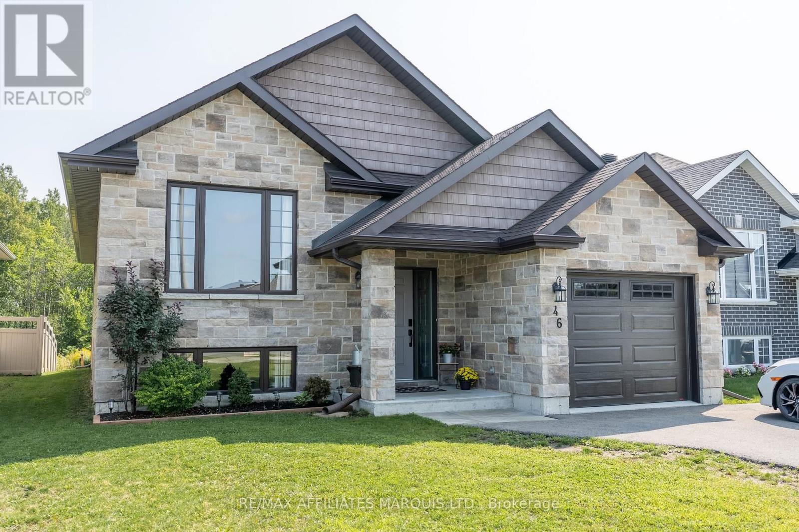 46 Mercier Ave, Cornwall, ON K6K 0B8