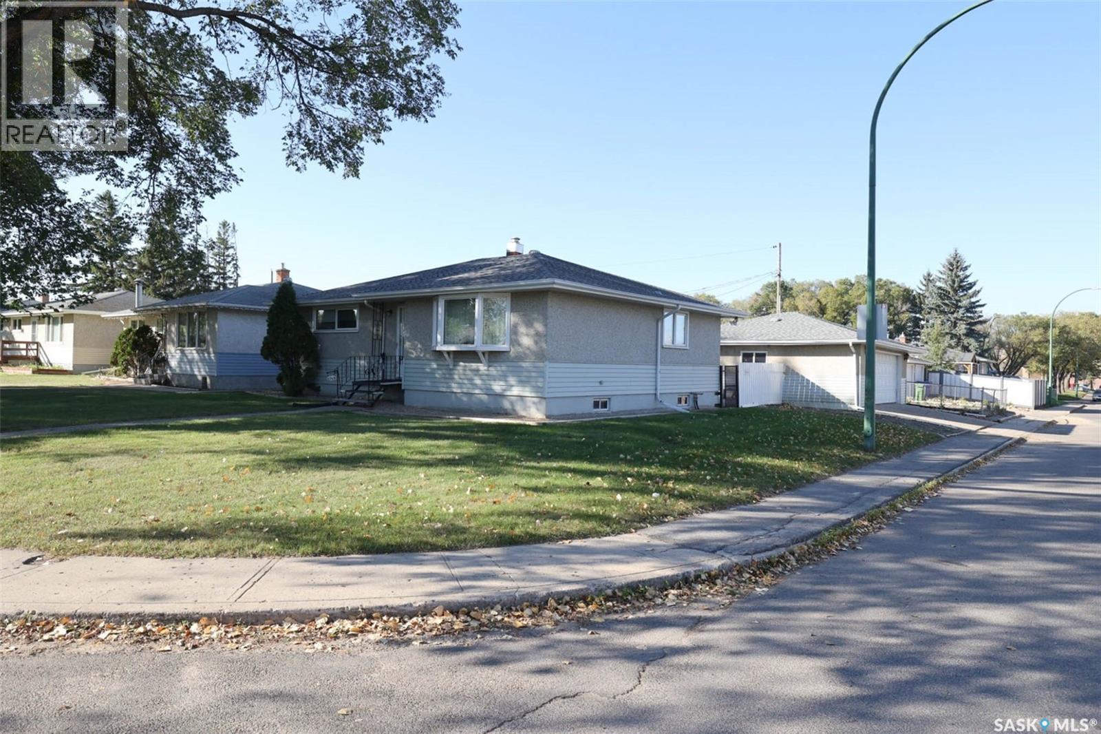 376 Scarth St N, Regina, SK S4R 2Z7