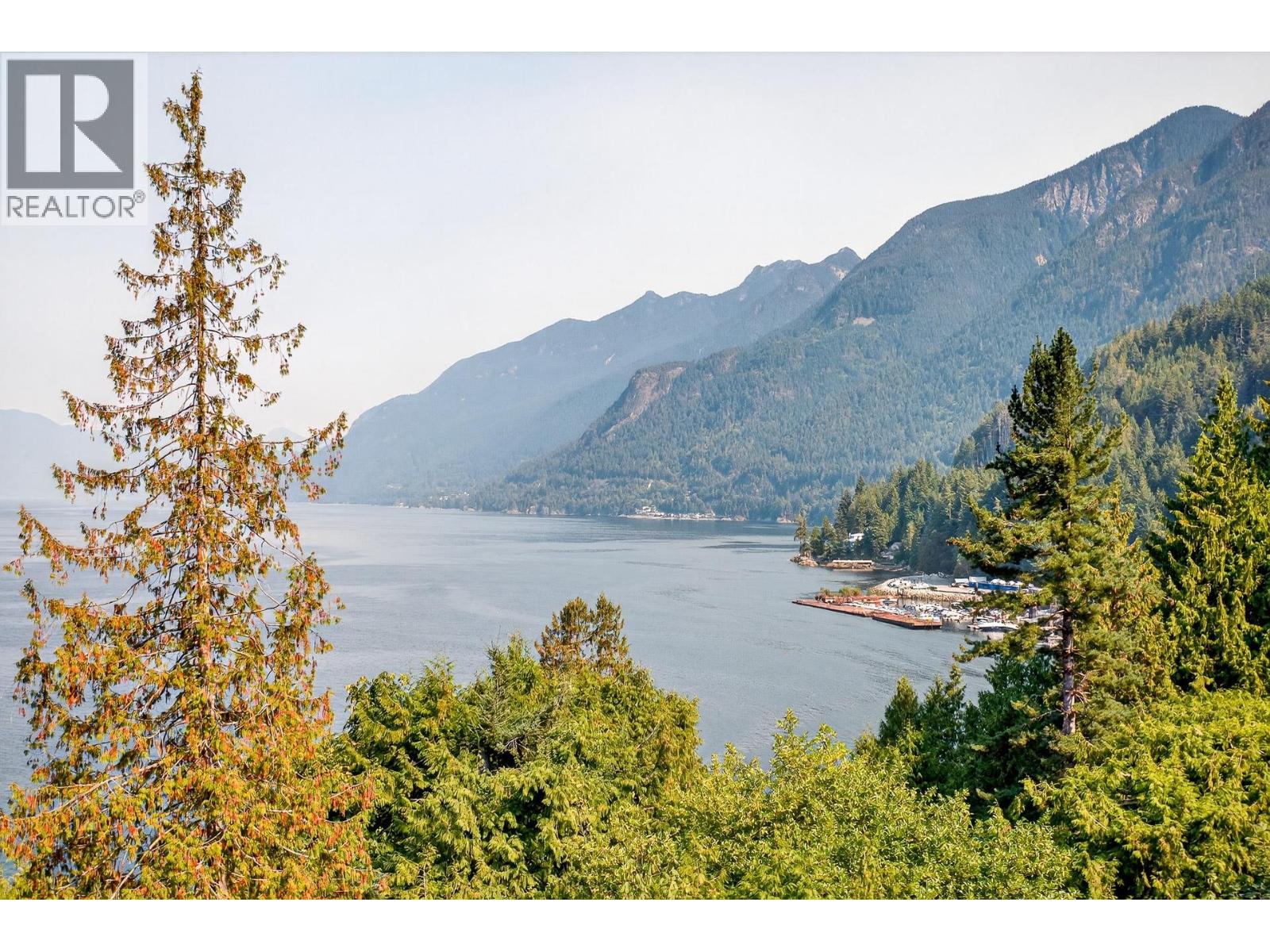 8598 Bedora Pl, West Vancouver, BC V7W 2W4