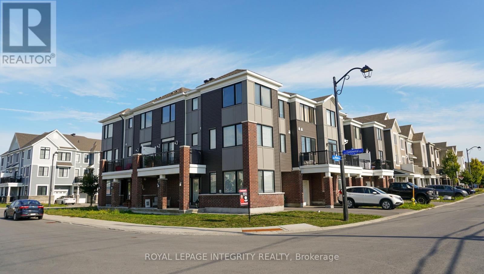 184 Pictou Cres, Ottawa, ON K2V 0R2