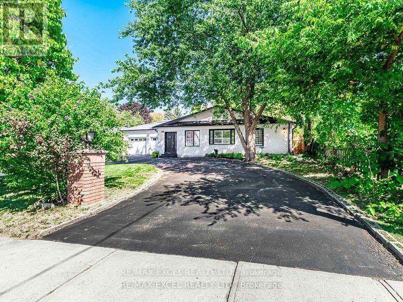 657 Old Harwood Ave, Ajax, ON L1Z 1E4