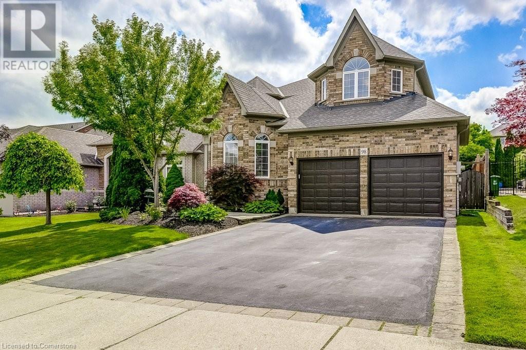 98 Davidson Blvd, Hamilton, ON L9H 7M4
