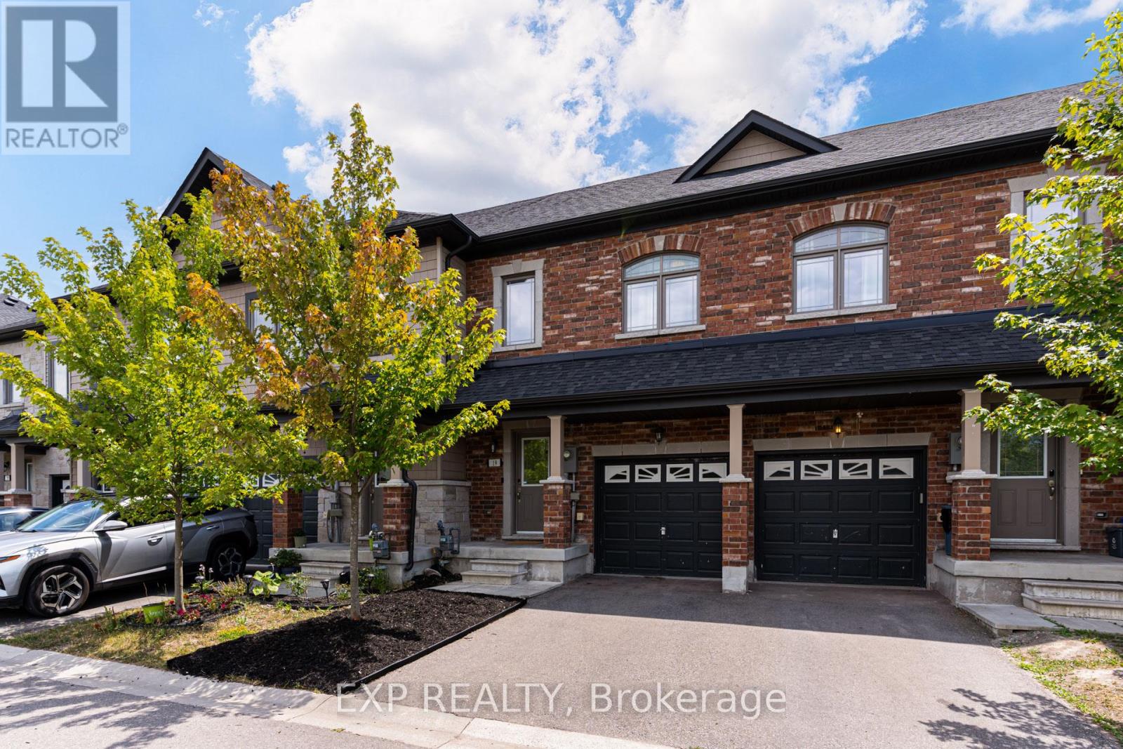 19 Cygnus Cres, Barrie, ON L4N 9C2