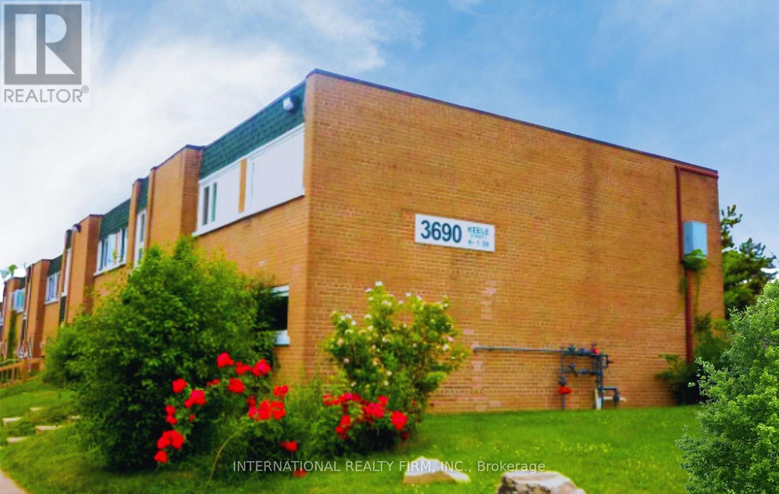 26 3690 Keele St, Toronto, ON M3J 1M3