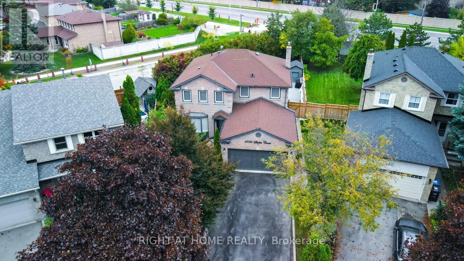4021 Sasha Ct, Mississauga, ON L4W 3K9