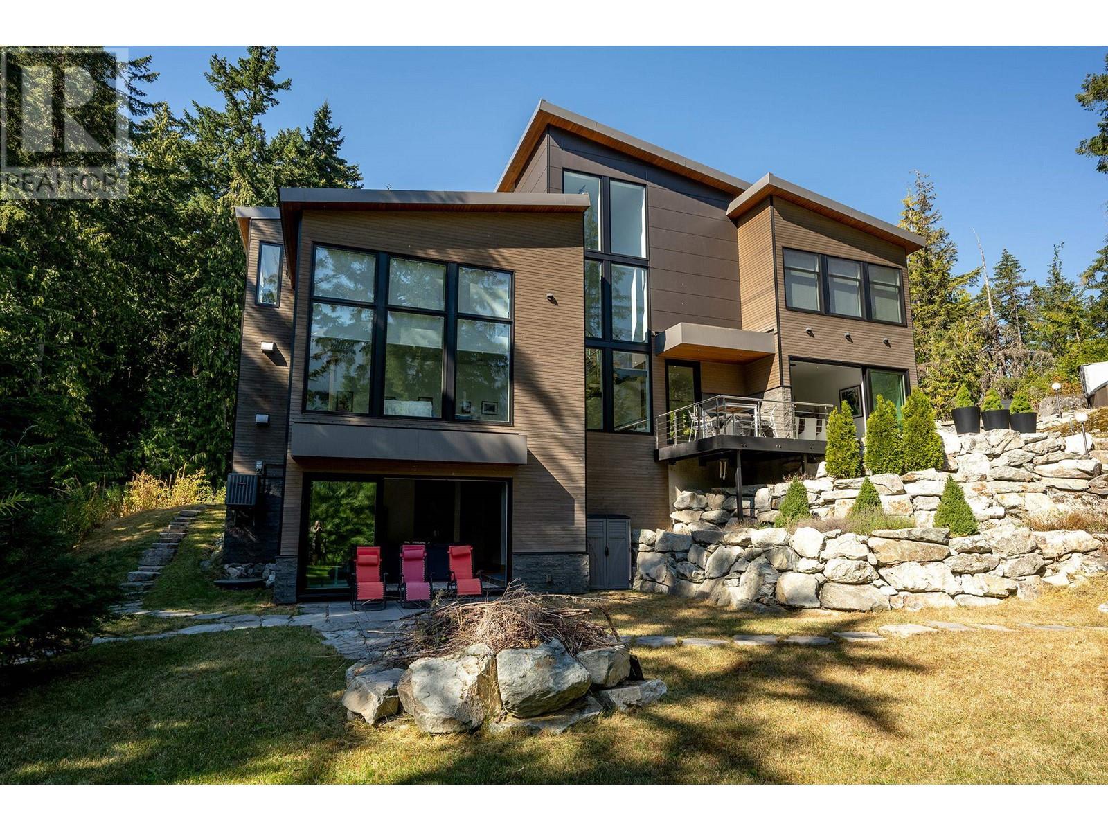 5221 Jordan Ln, Whistler, BC V8E 1J5