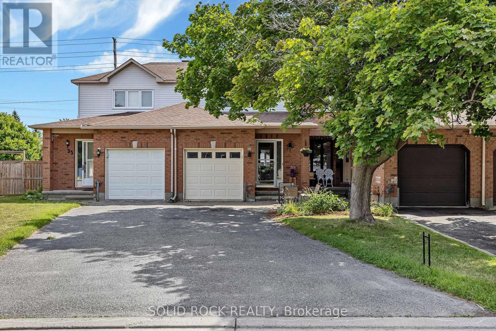 37 Grenadier Way, Ottawa, ON K2J 4L3
