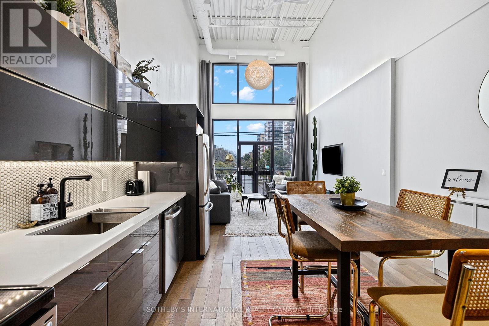 203 1478 Queen St W St, Toronto, ON M6K 1M4