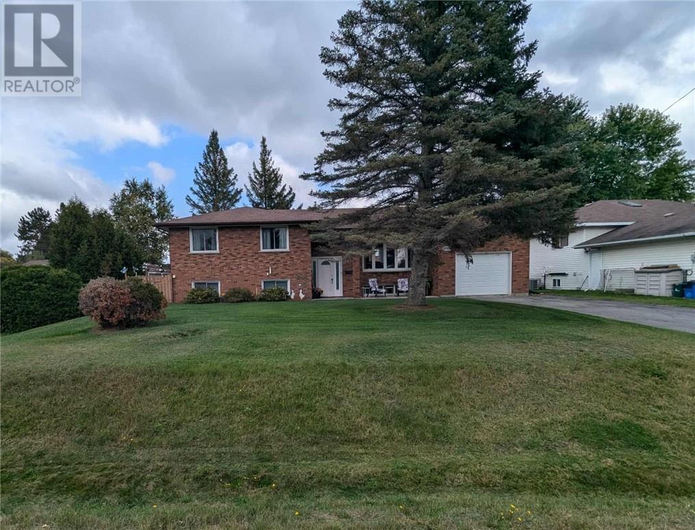 4046 Roma St, Hanmer, ON P3P 1S2
