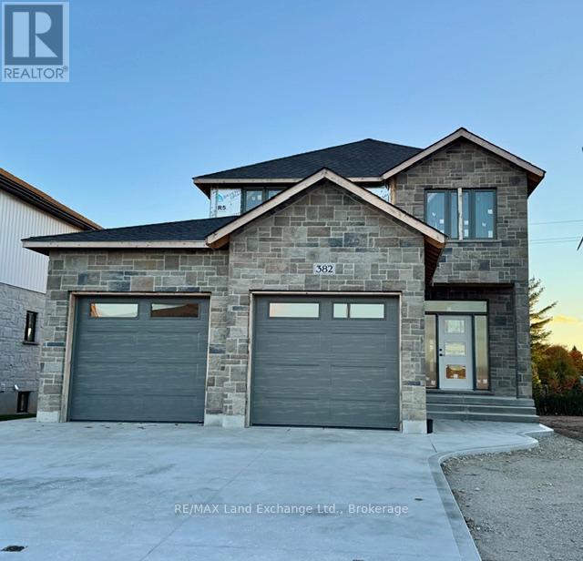 382 Frances St, Saugeen Shores, ON N0H 2C3