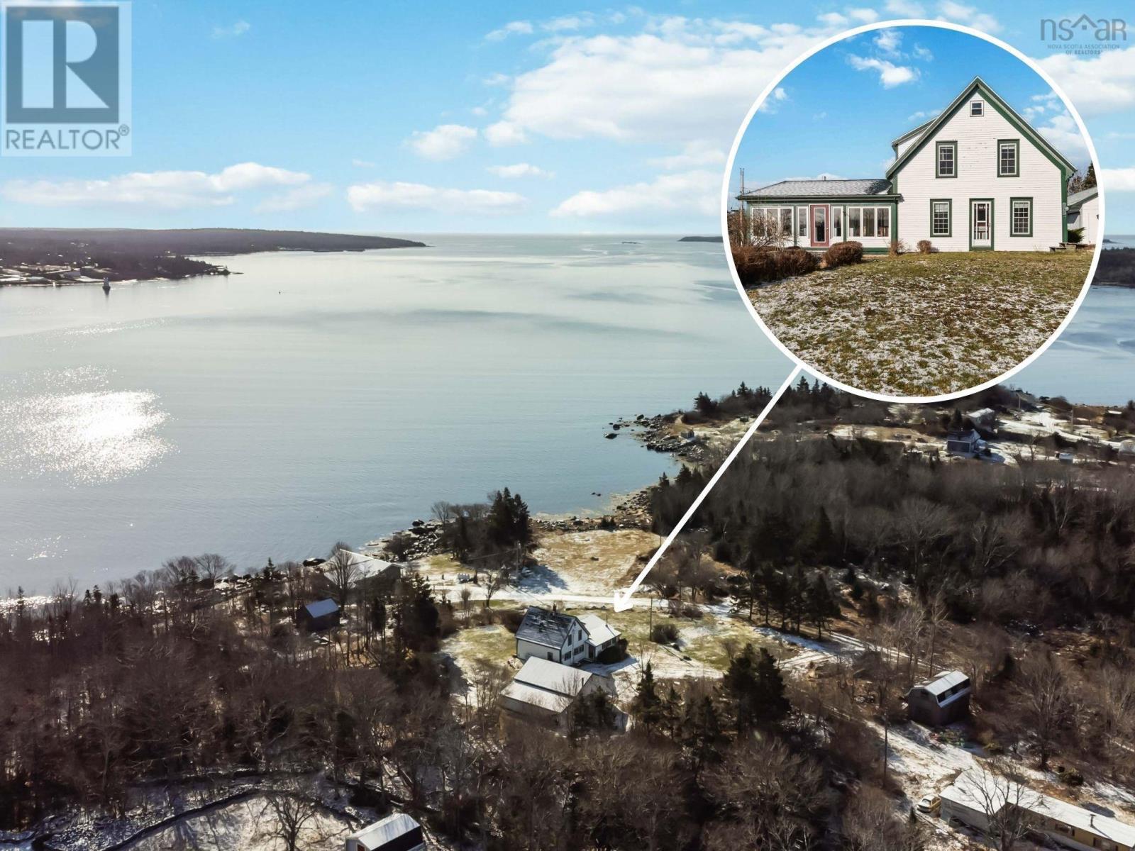 1285 Shore Rd, Shelburne, NS B0T 1W0