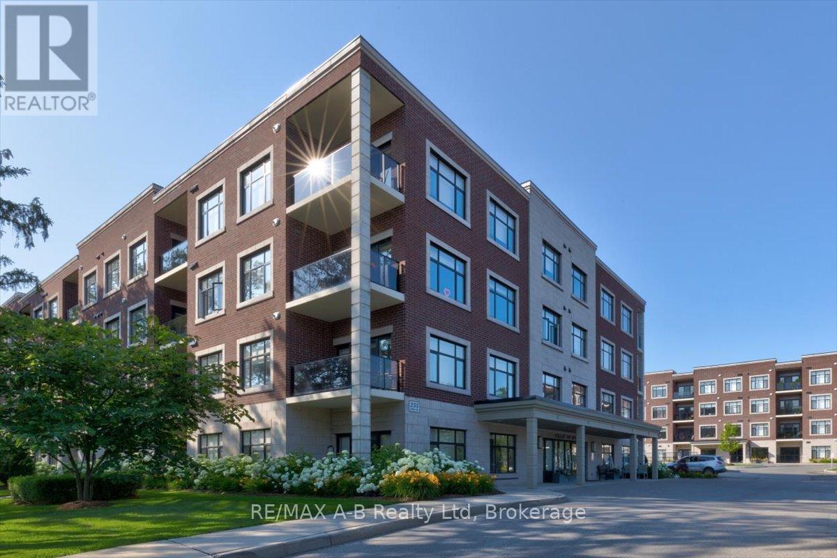 206 255 John St N, Stratford, ON N5A 0G7