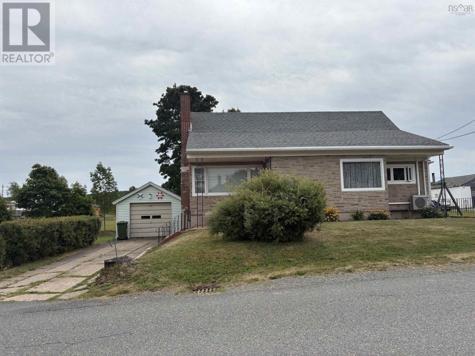 15 High St, Stellarton, NS B0K 1S0
