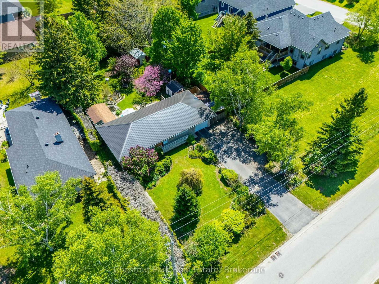 31 Saunders St, Collingwood, ON L9Y 0G3