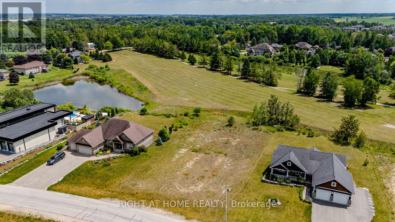 8 Deanna Dr, Wasaga Beach, ON L9Z 1J5