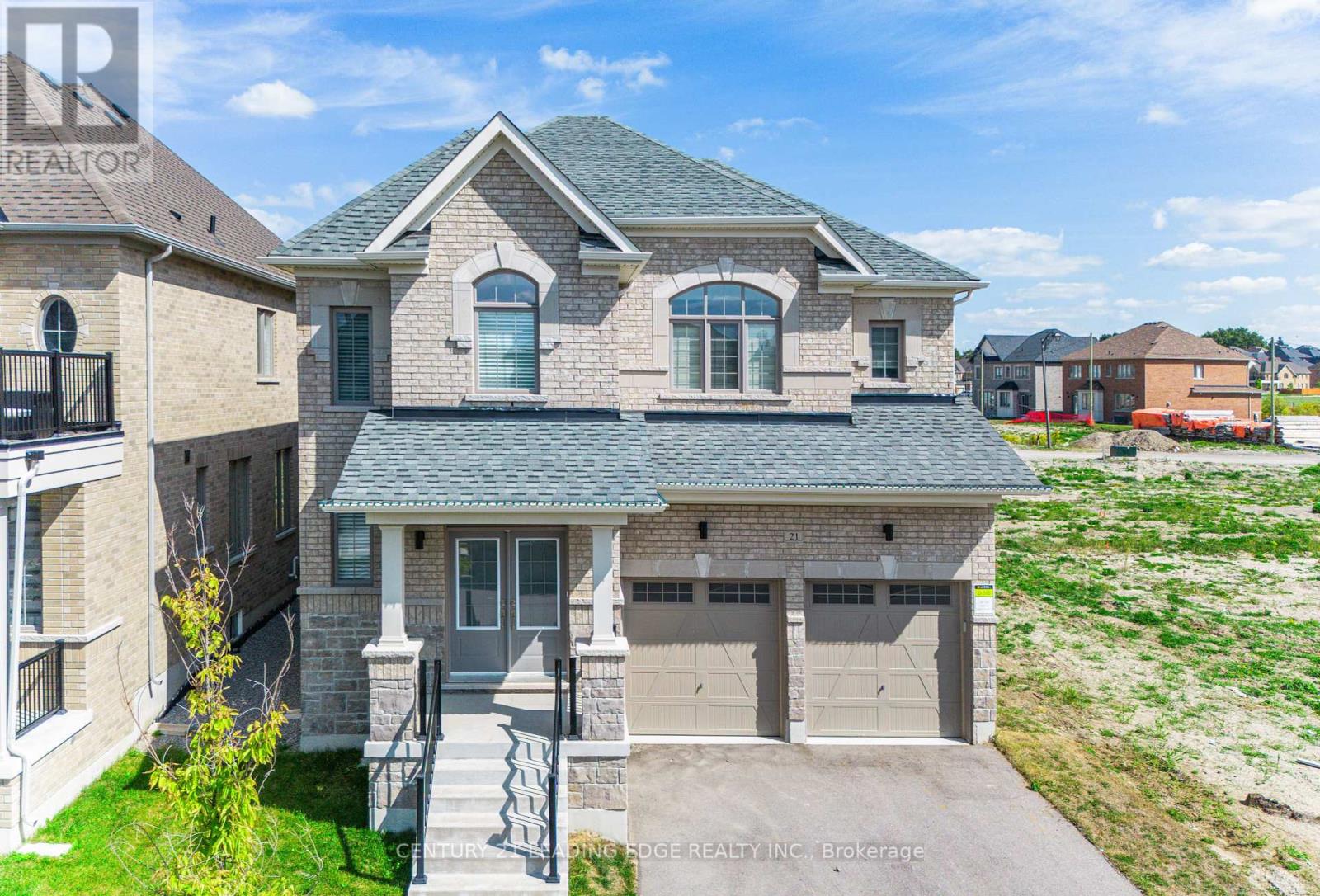 21 Marlene Johnston Dr, East Gwillimbury Holland Landing, ON L9N 0W7