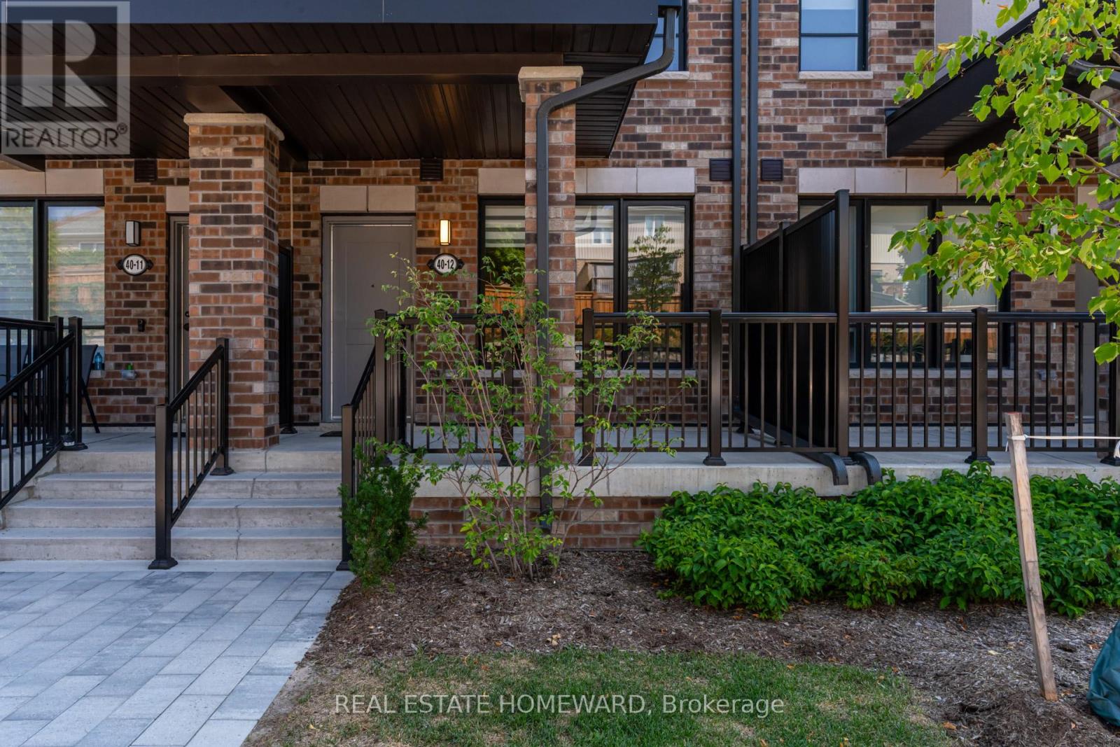 12 40 Baynes Way, Bradford West Gwillimbury Bradford, ON L3Z 4M4