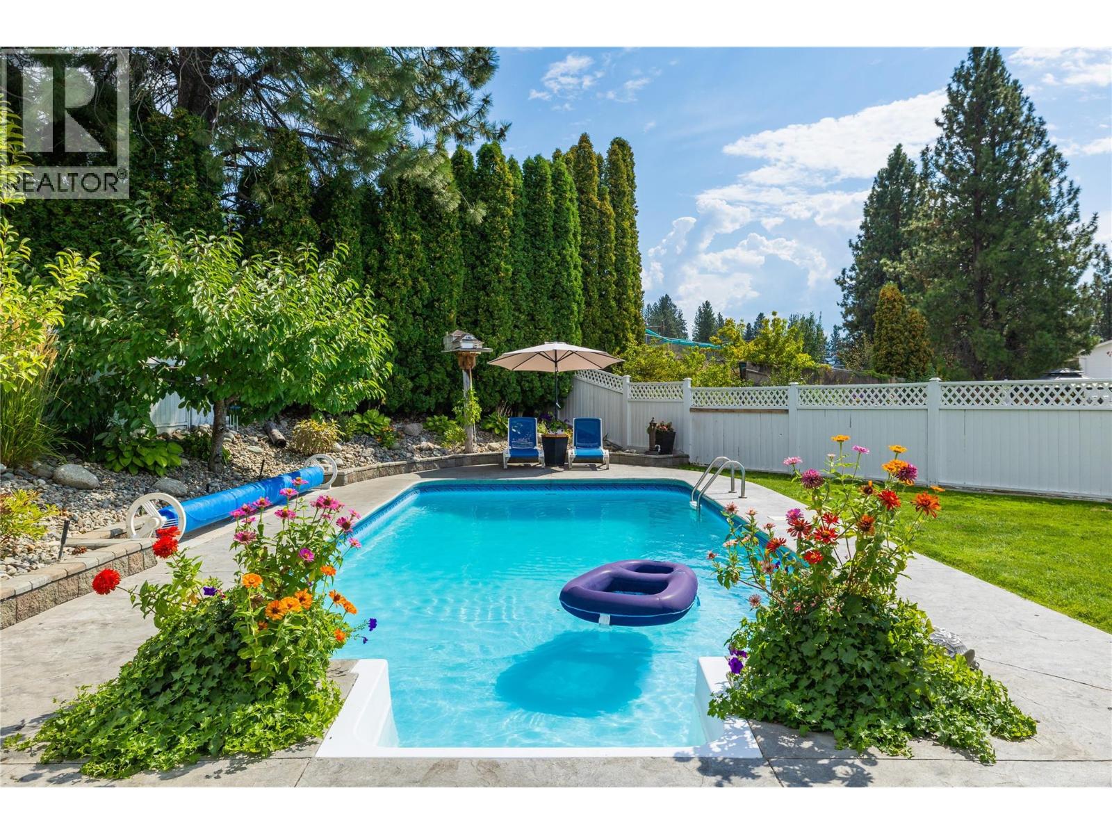 2395 Shannon Ridge Dr, West Kelowna, BC V4T 1T1