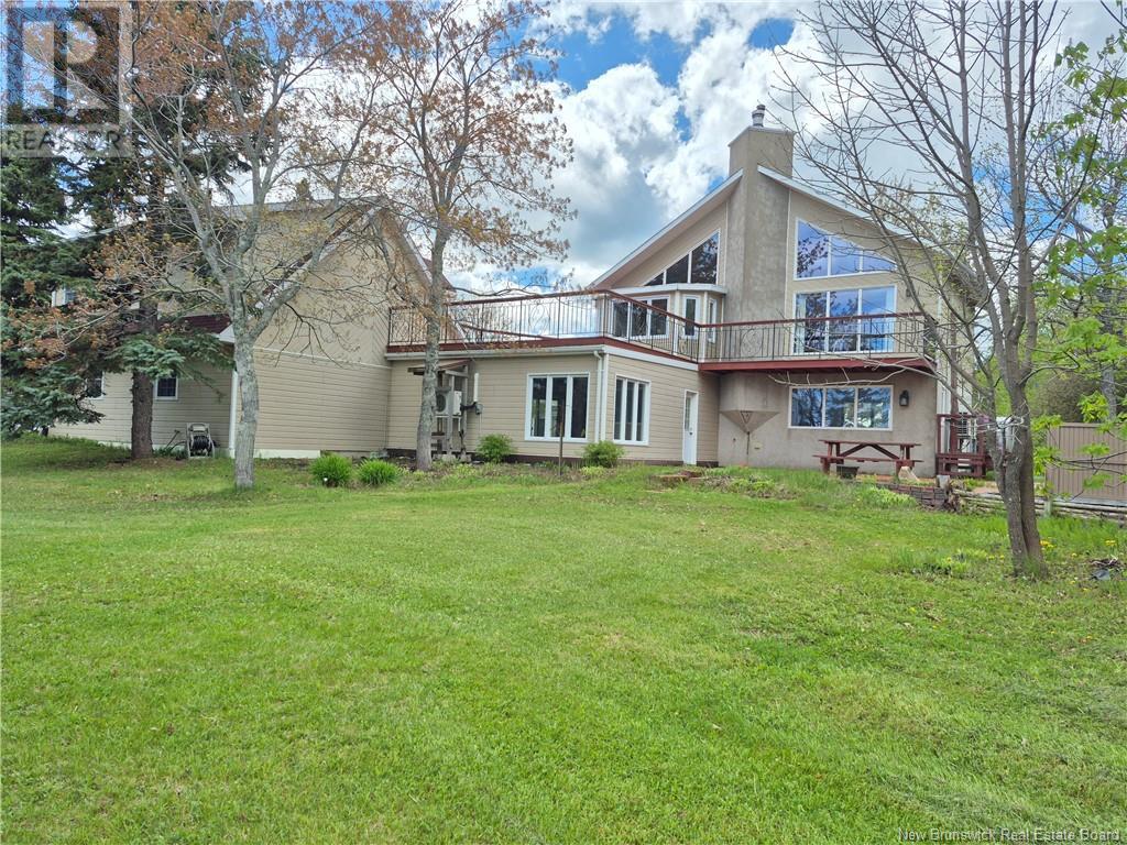 619 Rue De La Baie, Beresford, NB E8K 1X3