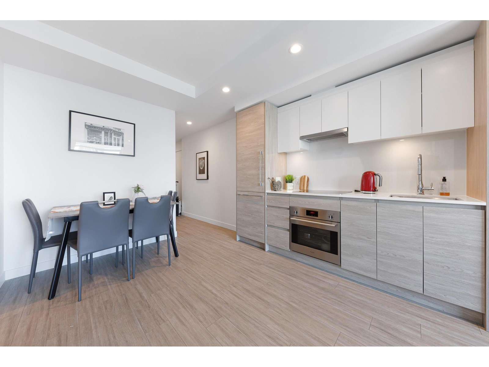 13615 Fraser Highway Unit 2112, Surrey, BC V3T 0P7