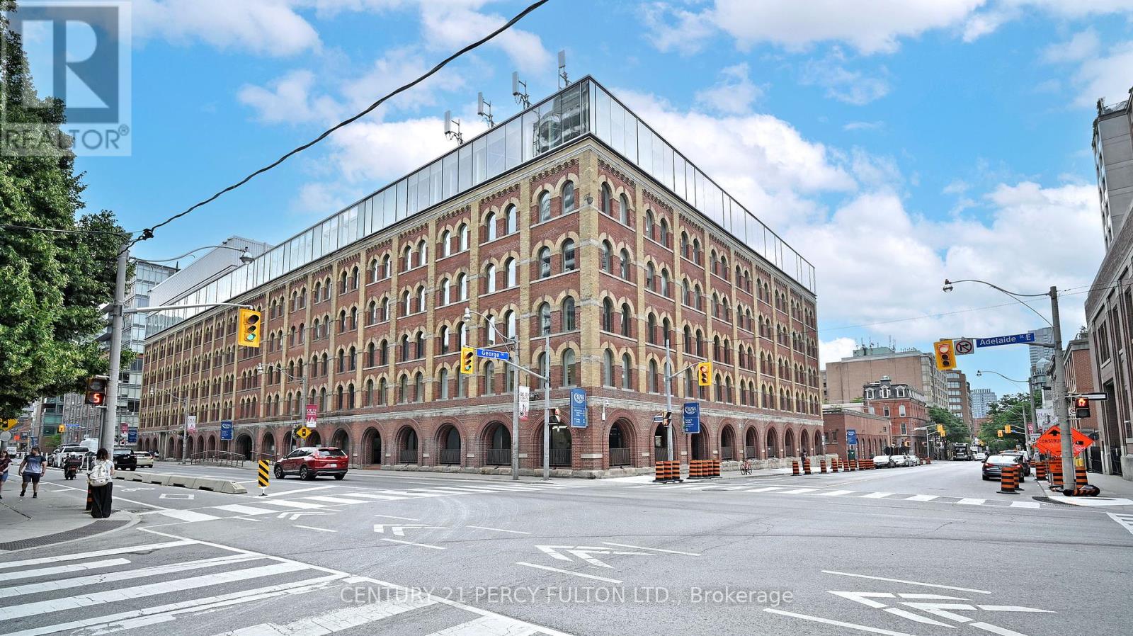 710 112 George St, Toronto, ON M5A 2M5