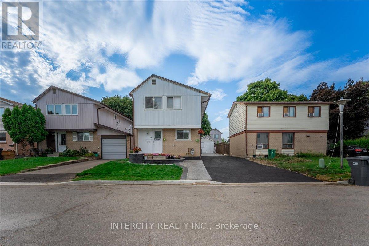 6 Hedley Ct, Brampton, ON L6S 2B6