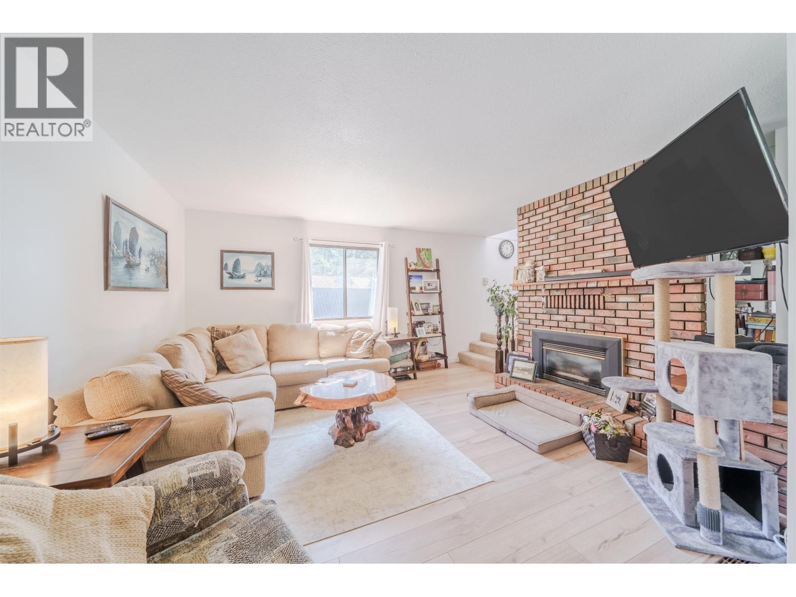 4927 Gloinnzun Cres, 108 Mile Ranch, BC V0K 2Z0