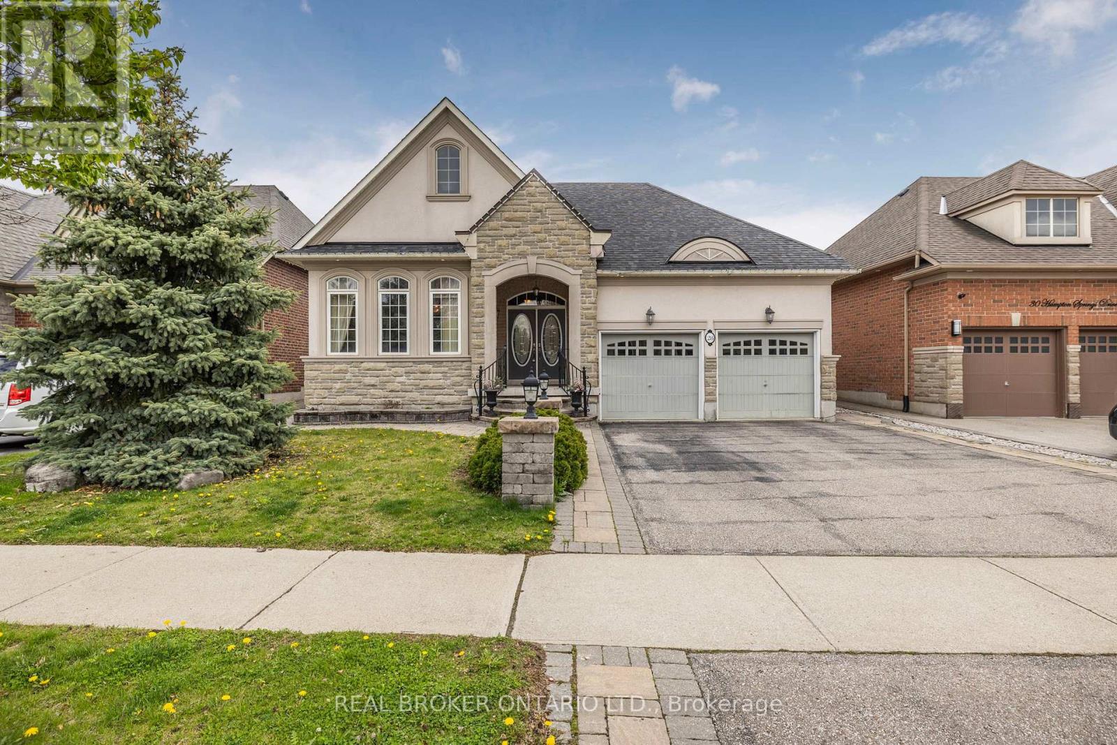 28 Hampton Springs Dr, Brampton, ON L6P 2W4