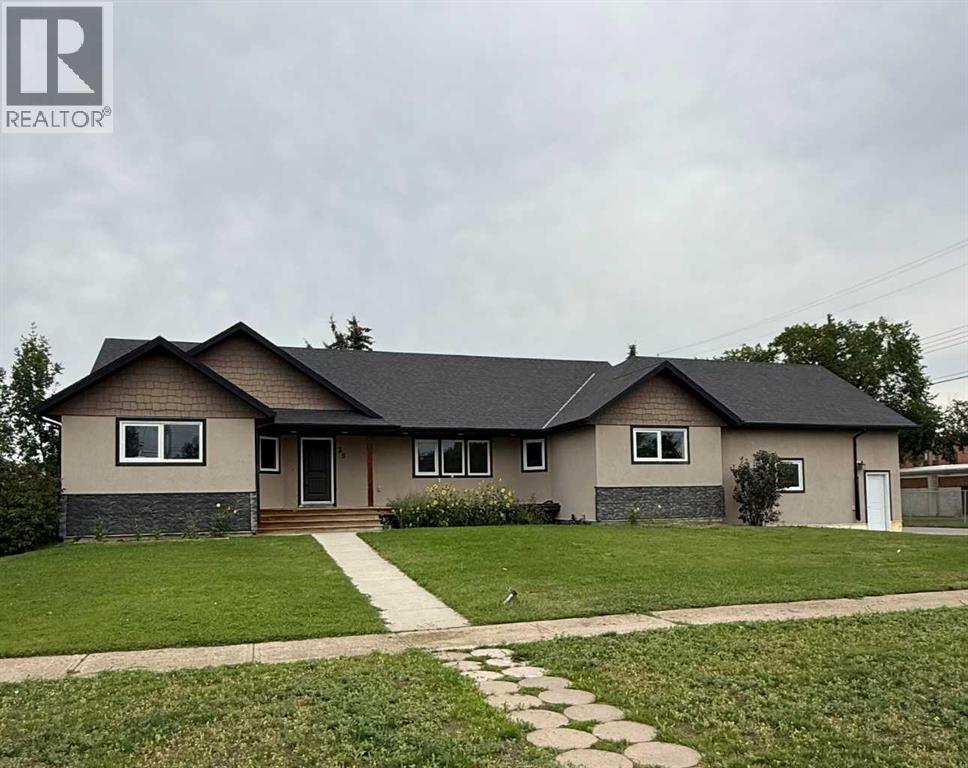 35 Church Ave, Raymond, AB T0K 2S0