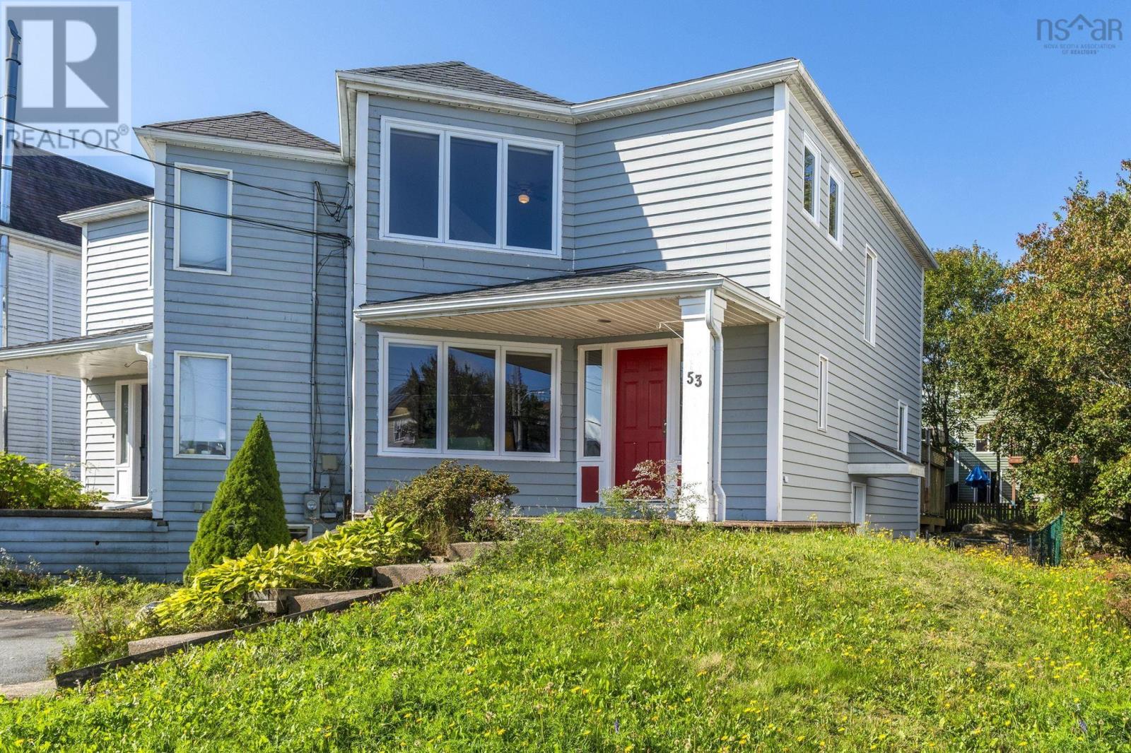 53 Governors Lake Dr, Timberlea, NS B3T 1N2