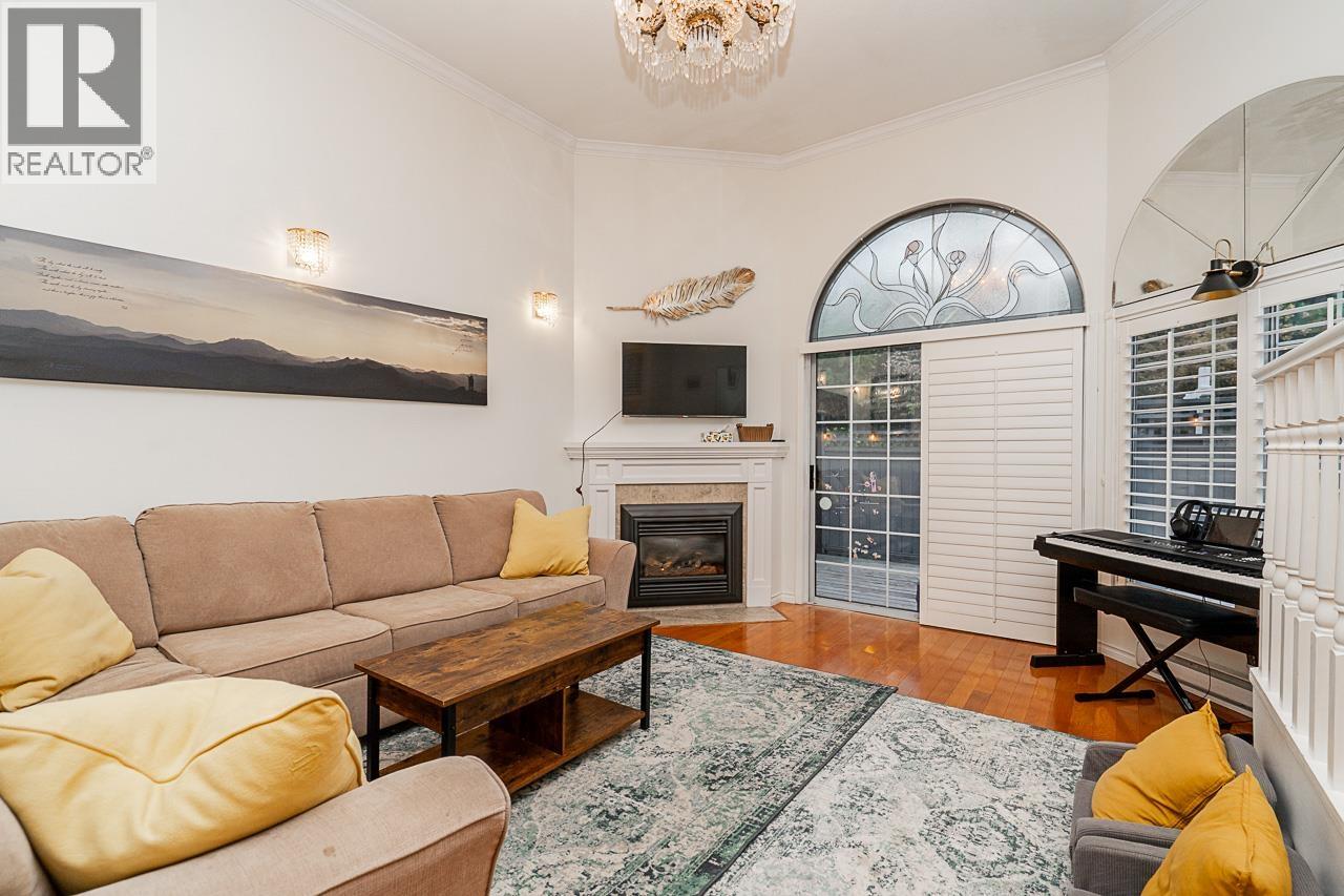 216 E 6th Street Unit 109, North Vancouver, BC V7L 1P5