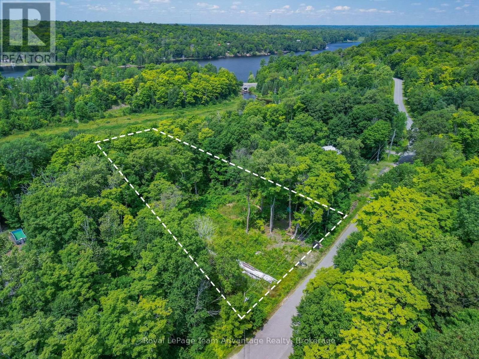 17 Cornflower Rd, McDougall, ON P2A 2W7