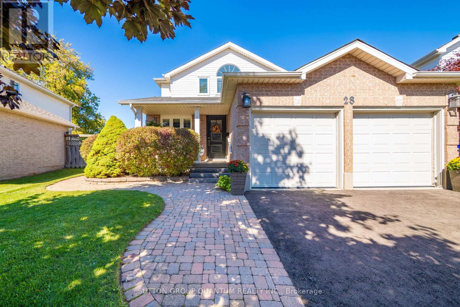 28 Endeavour Dr, Cambridge, ON N3C 4C4