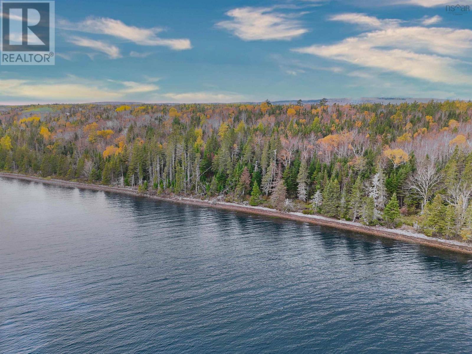 4 Mackenzie Point Rd, Mackenzie Point, NS B0E 3K0