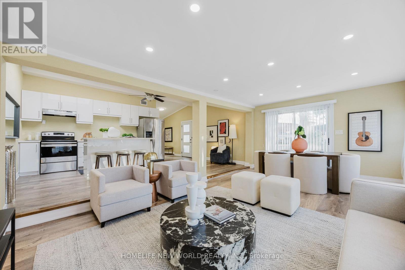 12 Mac Ave, Georgina, ON L4P 3W5