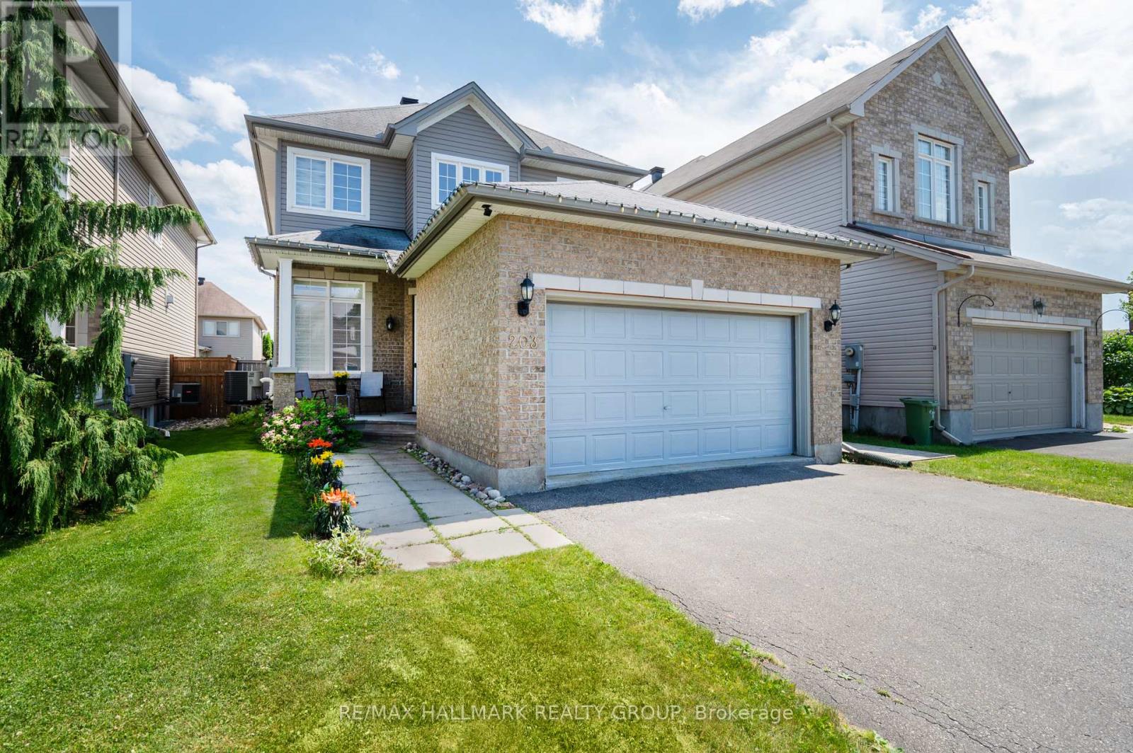 203 Black Sage Cres, Ottawa, ON K1V 2J7