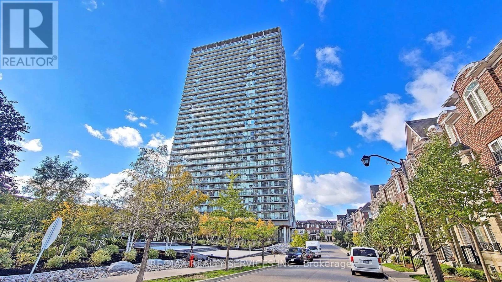 511 105 The Queensway Ave, Toronto, ON M6S 5B5